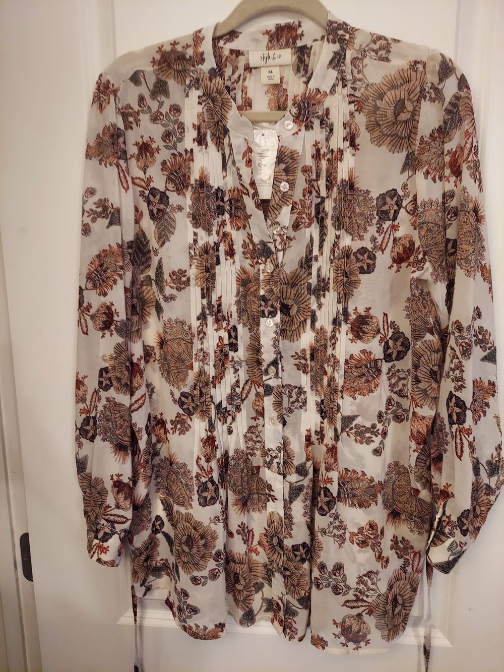 Floral Pintuck Button-Front Women's Blouse - XL